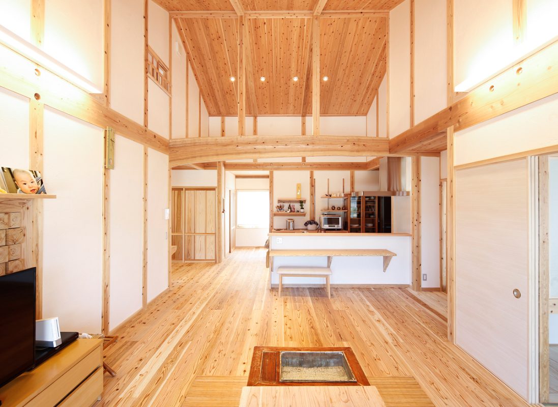 両勾配天井がもたらす最高の開放感に癒やされる家