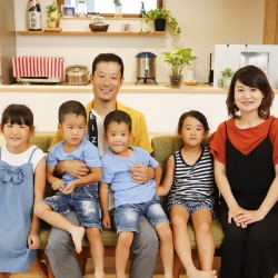 トレーニングルームのある、こだわり外観デザインのお宅