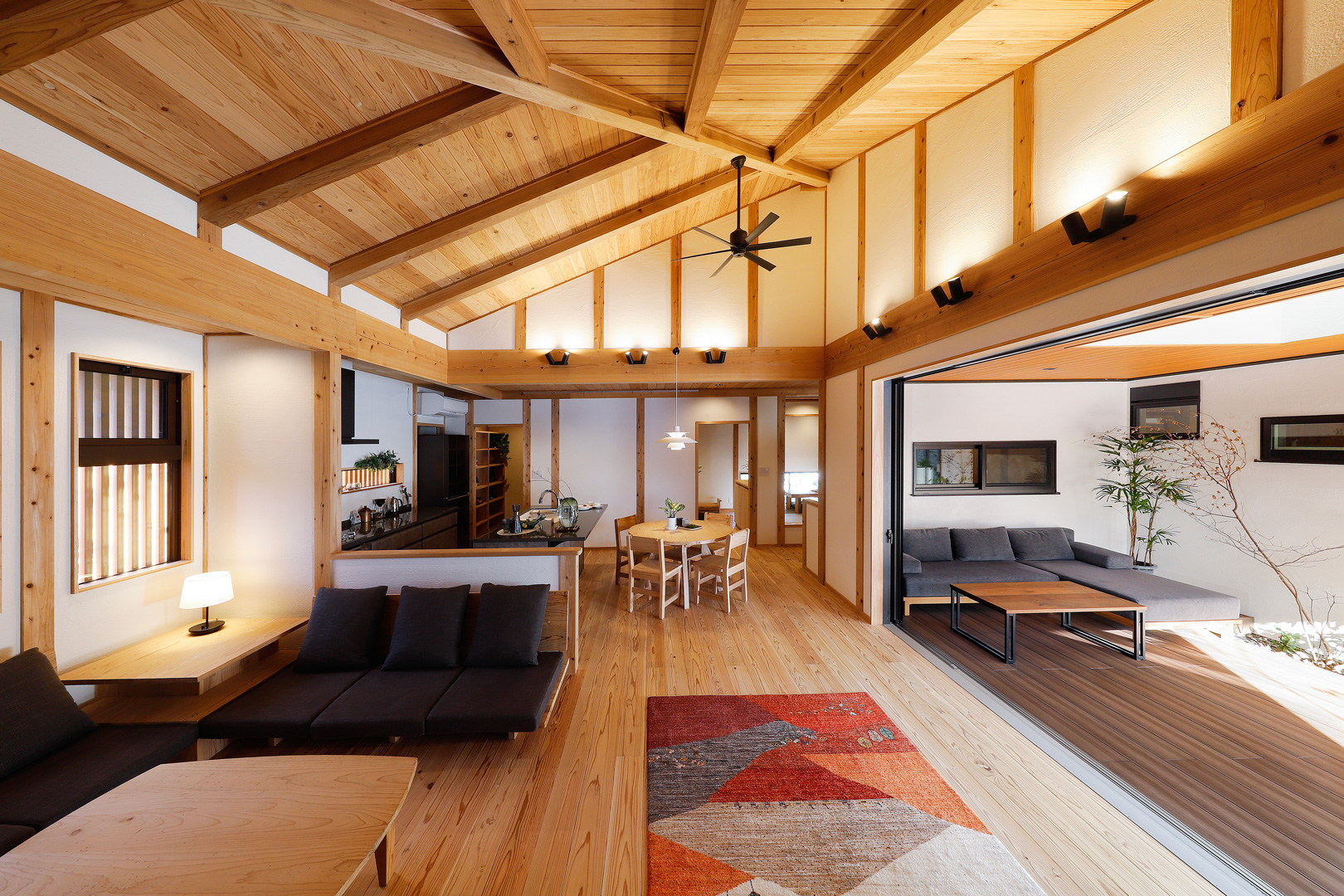 見える景色も、
感じる温もりも、
我が家は最高。