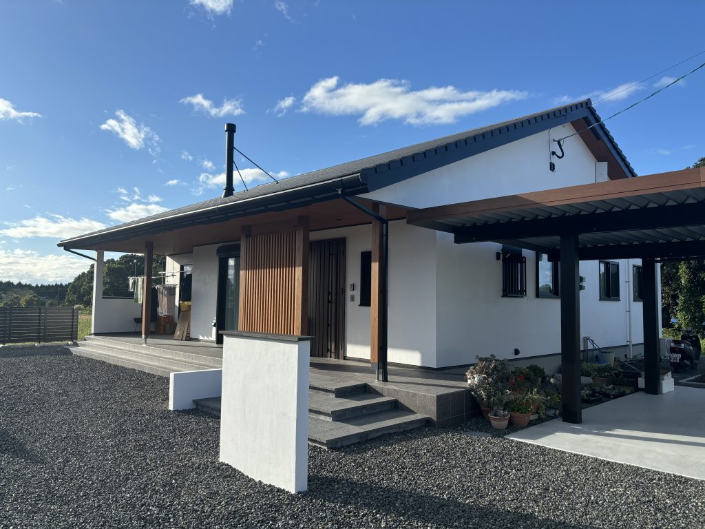 【住まい手の暮らし紹介】薪ストーブのある平屋