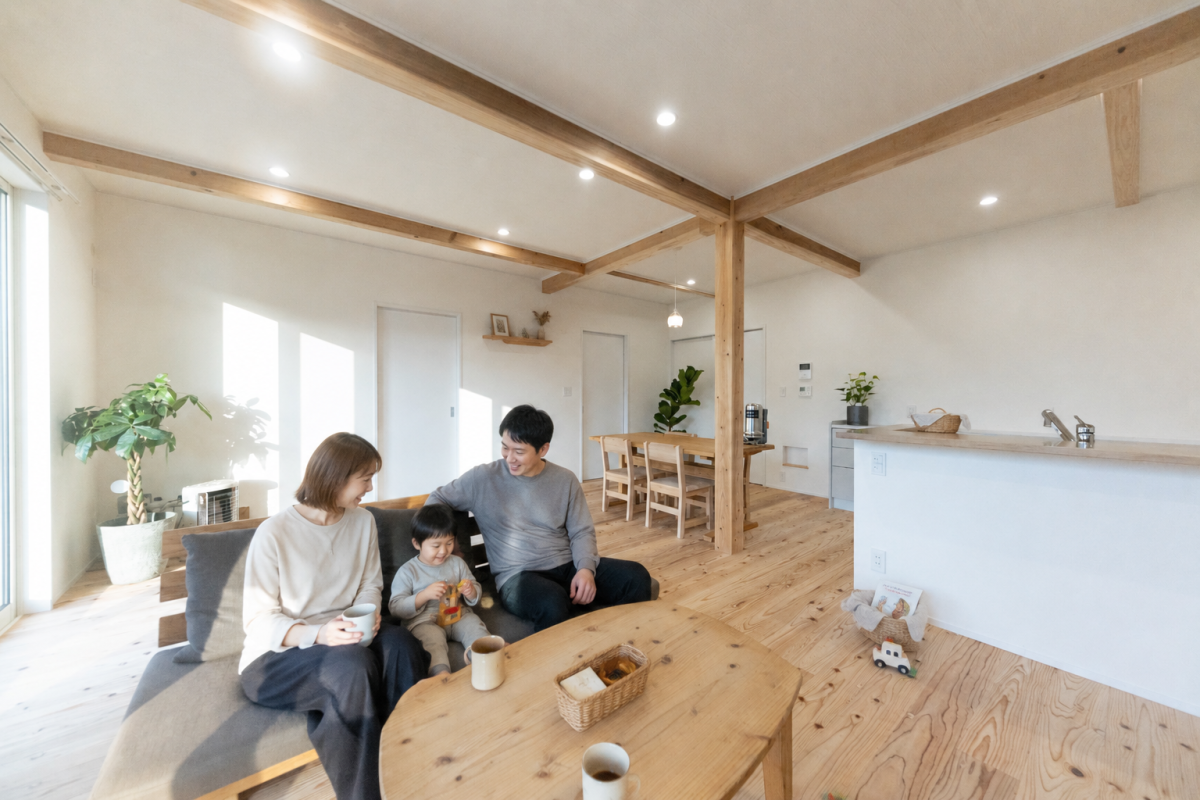 木の魅力が引き立つホワイトテイストの住まい