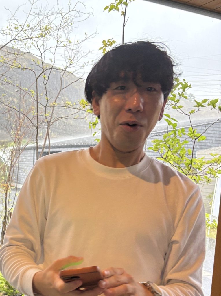 雹（ひょう）が降ってきた