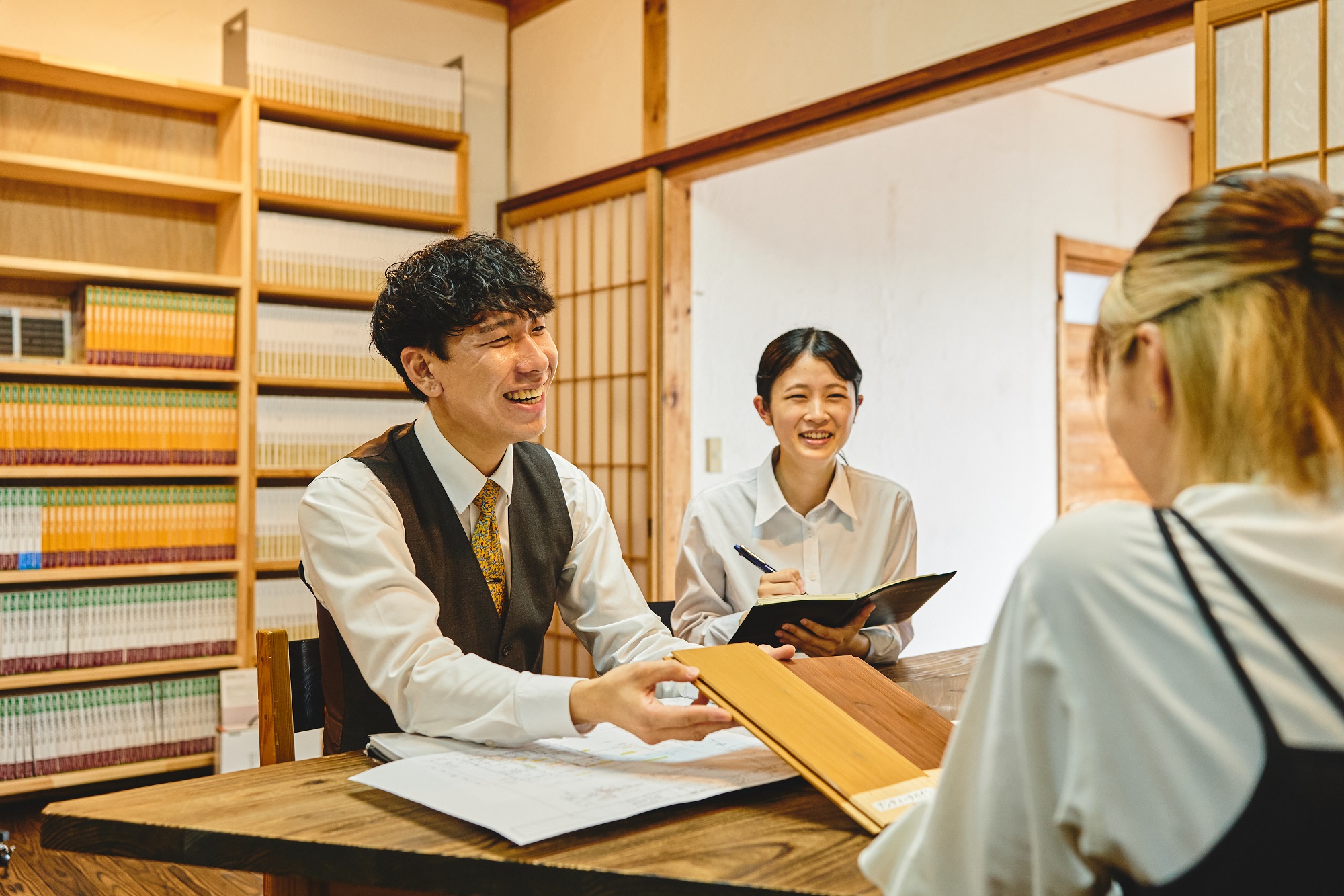 おかげさまで１周年。
感謝を込めて、家づくりのすべてにお応えします。