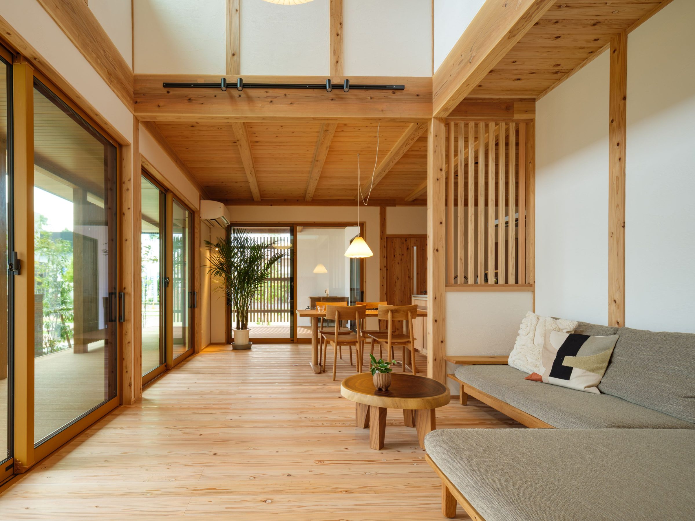 木の香りを味わう　　　　　